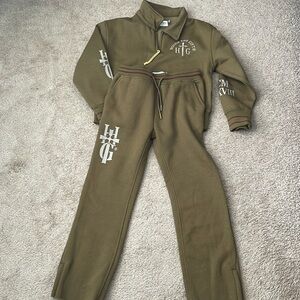 Honor the gift matching set